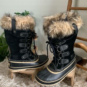 Sorel Black and Tan Faux Fur Lace-Up Winter Boots